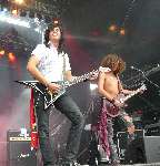 Kissin Dynamite 04_thumb